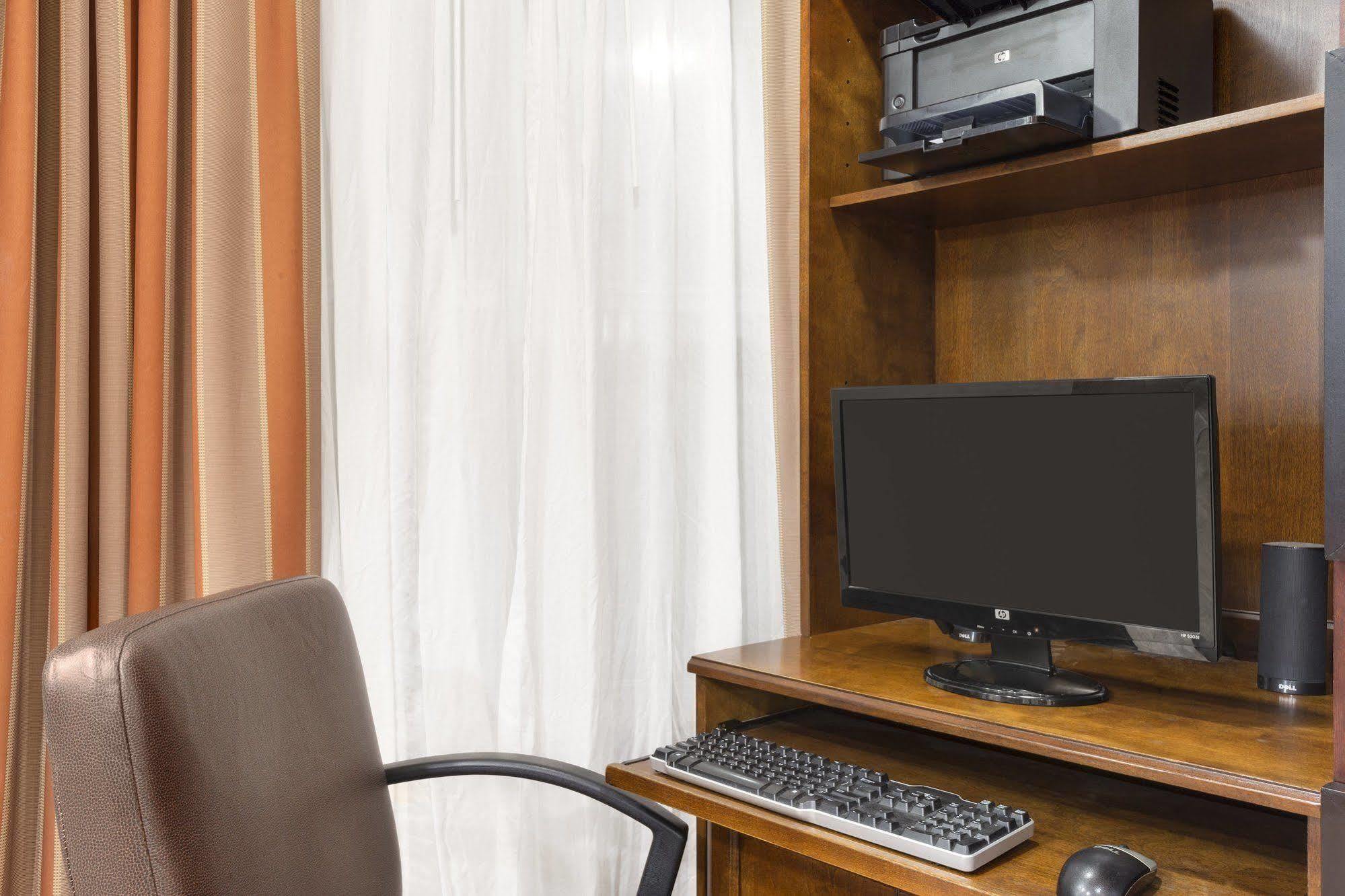 Country Inn & Suites By Radisson, Elk Grove Village-Itasca Kültér fotó